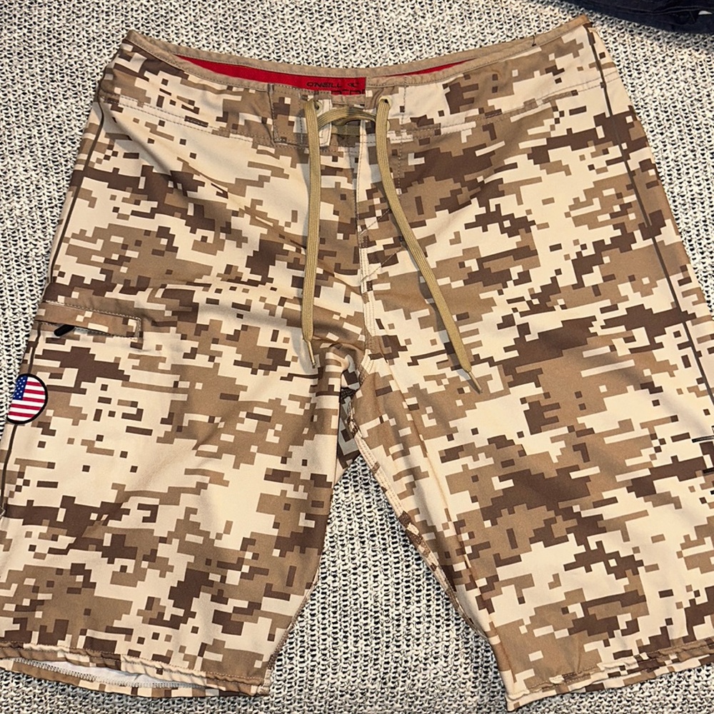 Men’s Digital Camouflage Camo Board Shorts Swim Trunks - Size 33